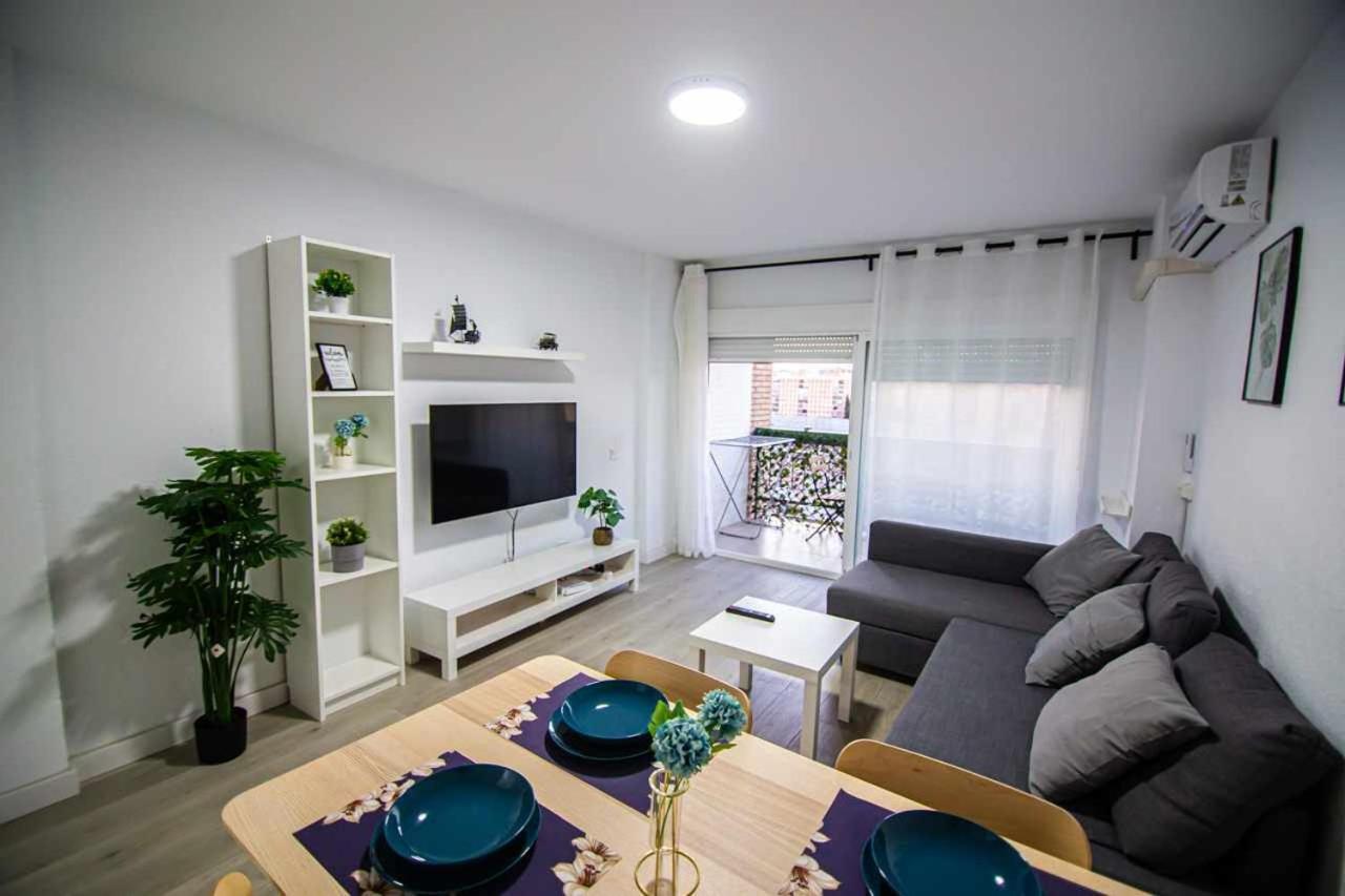 Apartamento Heroes De Sostoa Málaga Dış mekan fotoğraf