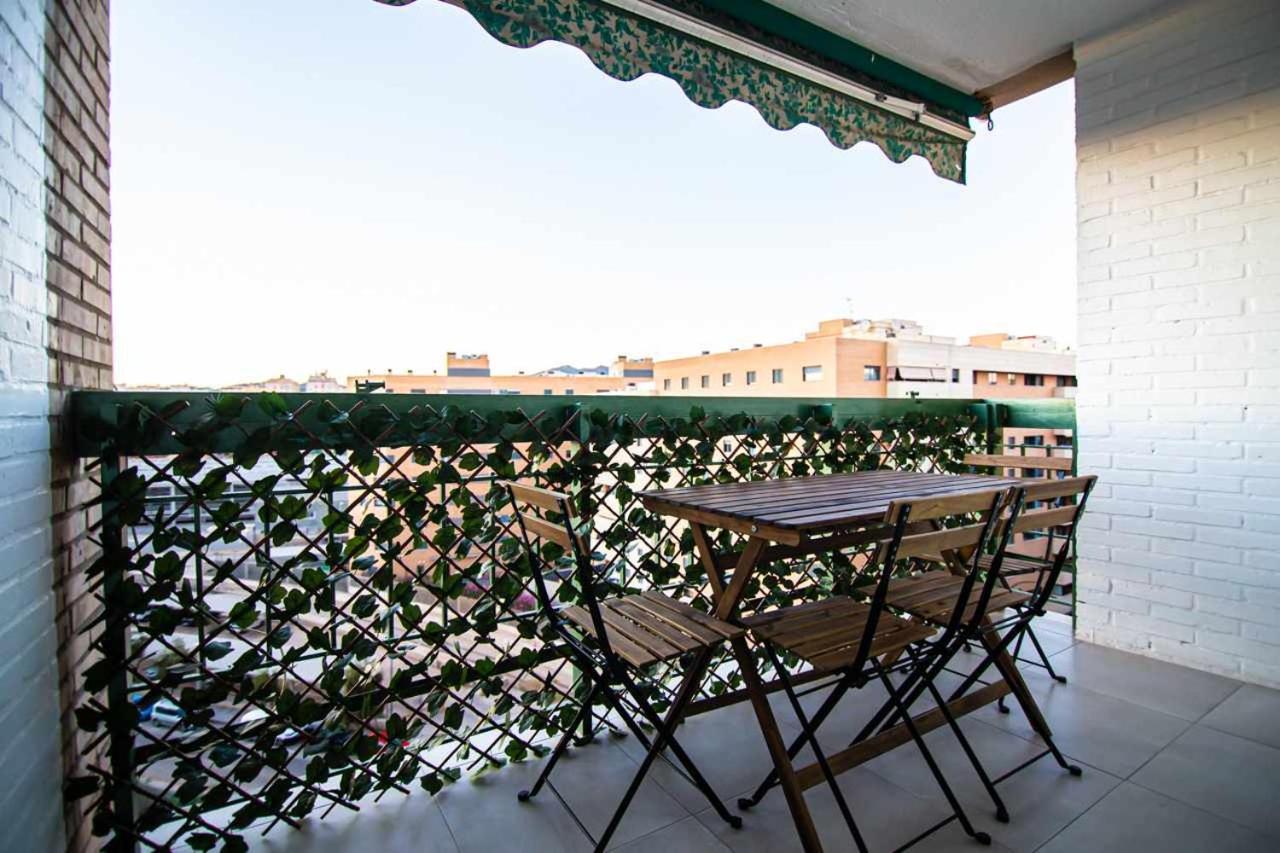 Apartamento Heroes De Sostoa Málaga Dış mekan fotoğraf
