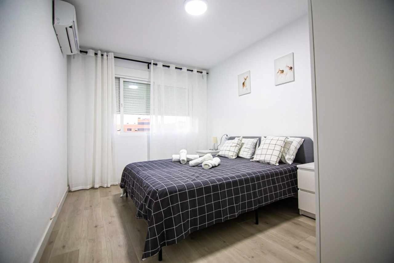 Apartamento Heroes De Sostoa Málaga Dış mekan fotoğraf