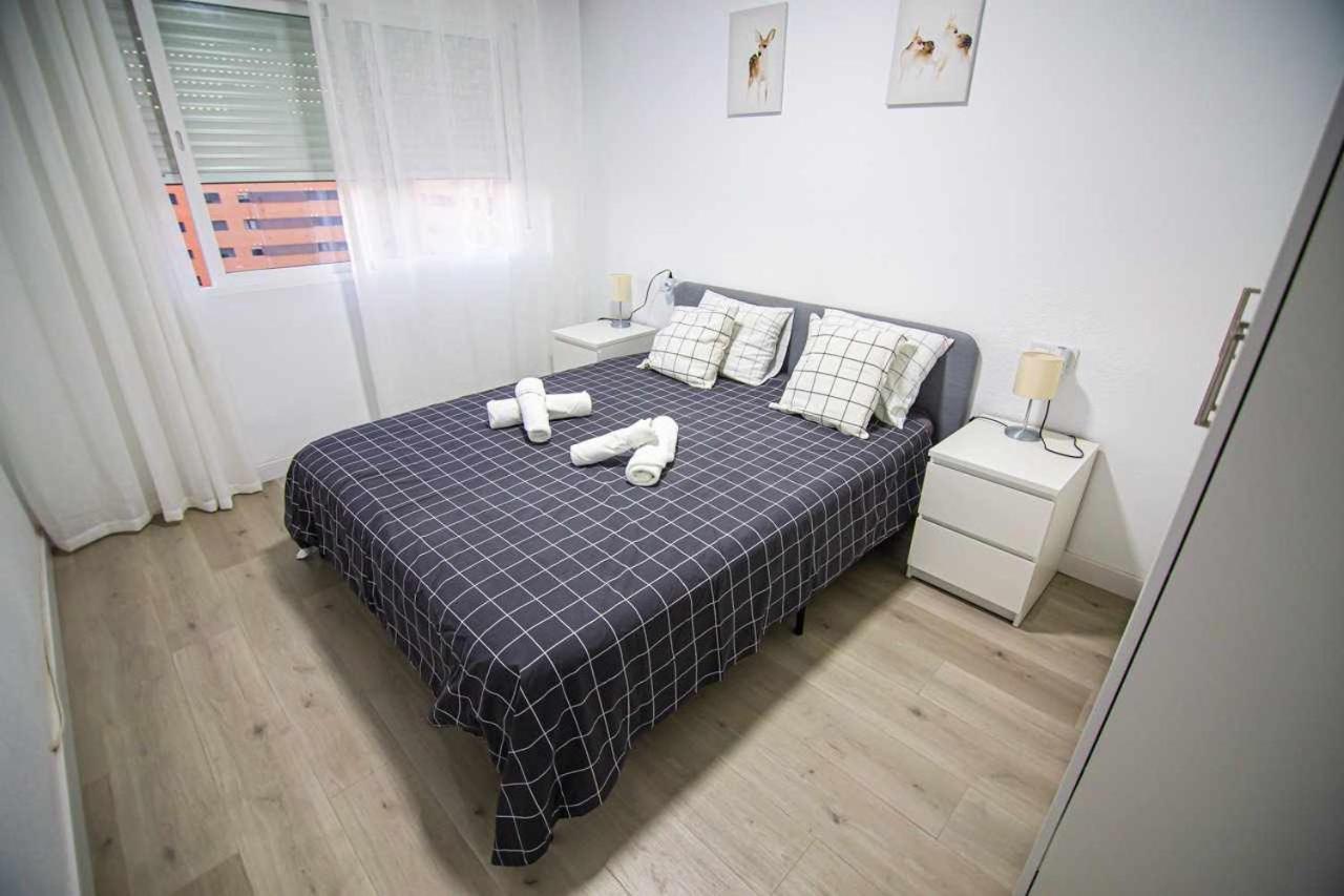 Apartamento Heroes De Sostoa Málaga Dış mekan fotoğraf